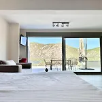 Topos Luxury Heraion 아파트호텔 4*