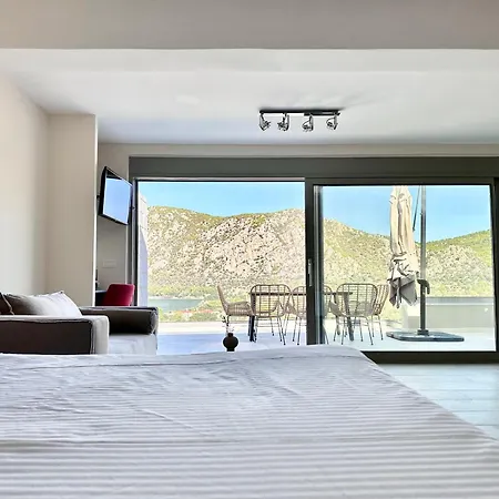 Topos Luxury Heraion Lägenhetshotell 4*