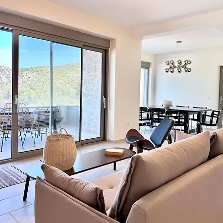 Topos Luxury Heraion Aparthotel