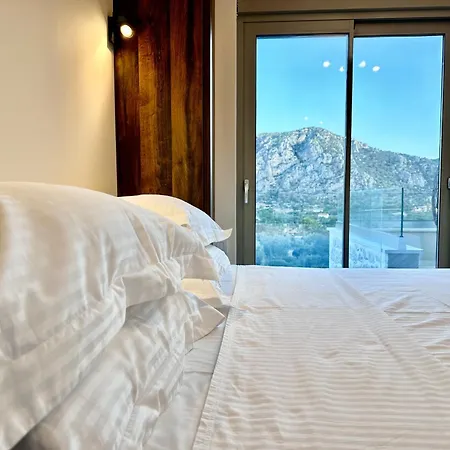 Topos Luxury Heraion