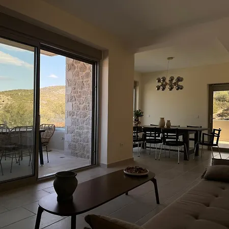Topos Luxury Heraion Lägenhetshotell