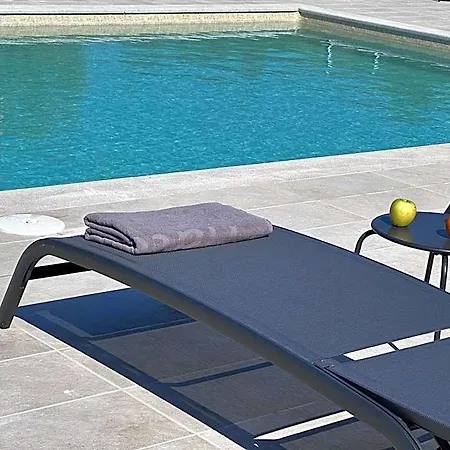 Topos Luxury Heraion 아파트호텔