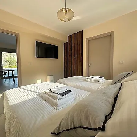 Topos Luxury Heraion 4*