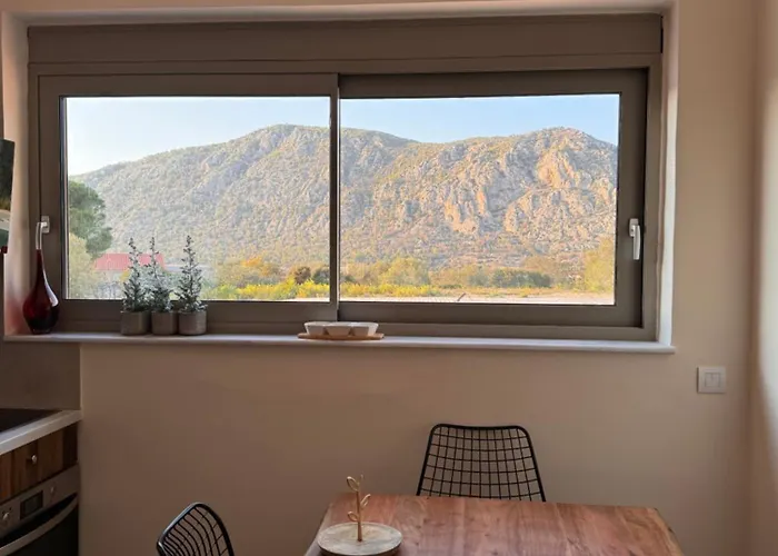 Topos Luxury Heraion