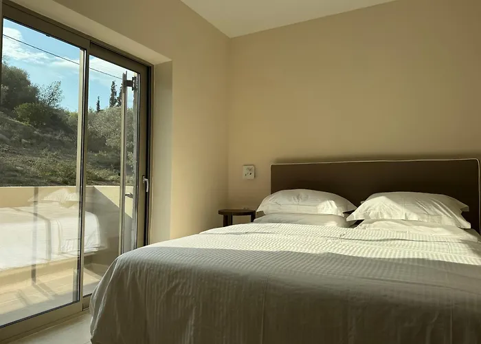 Topos Luxury Heraion Aparthotel 4*