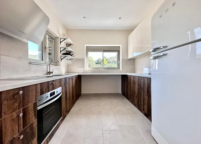 Topos Luxury Heraion Loutraki (Corinthia)