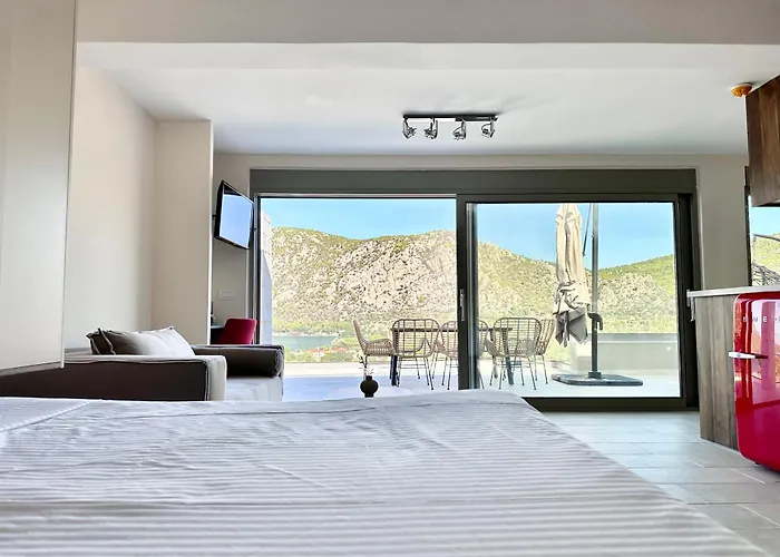 Topos Luxury Heraion Aparthotel 4*