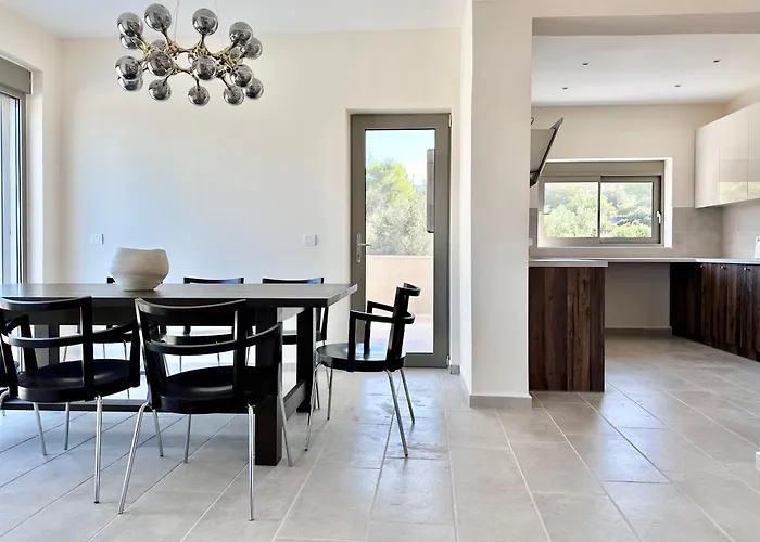 Topos Luxury Heraion Apart-hotel